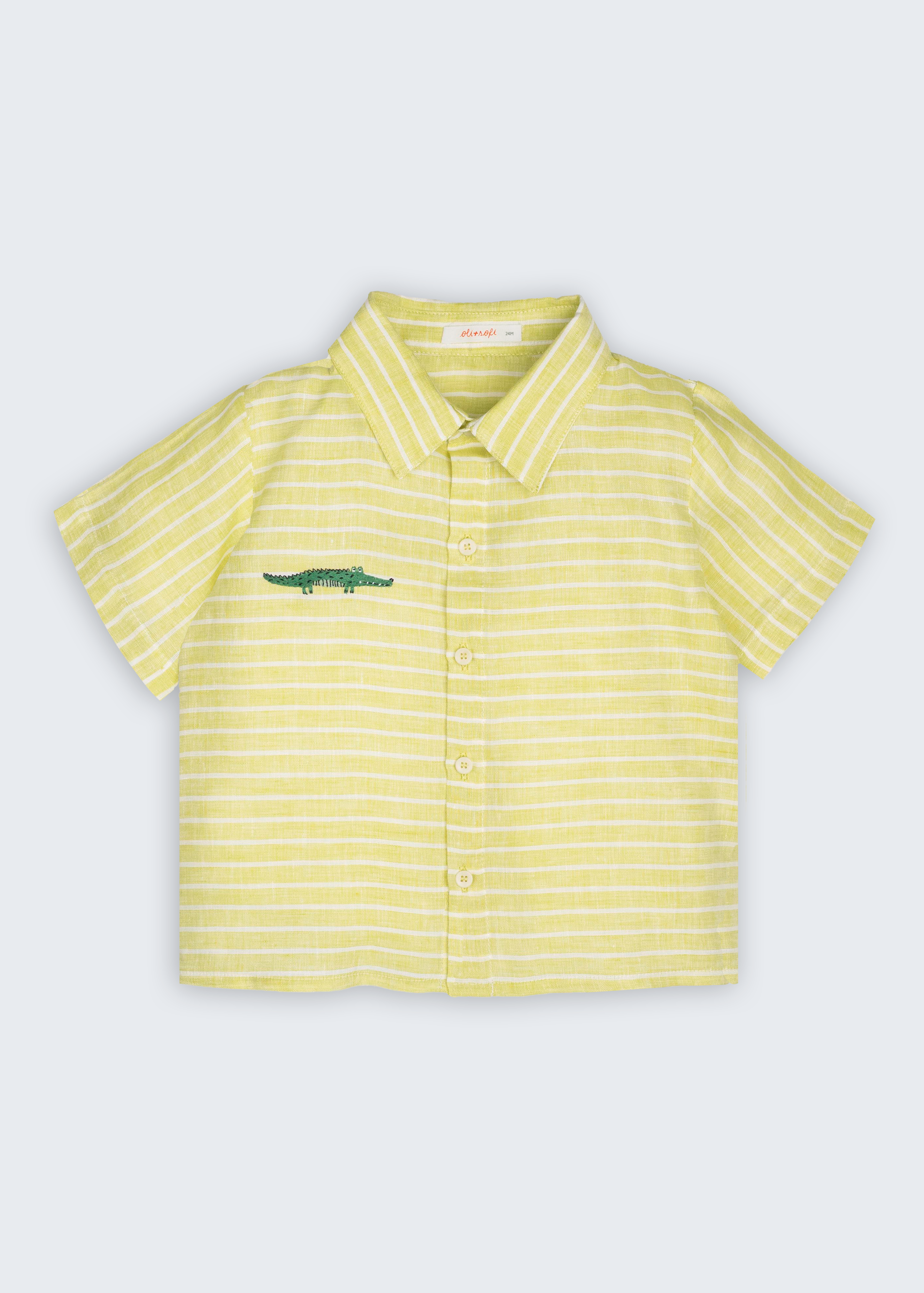 Camisa Tom infantil em 100% linho verde claro com listras brancas e jacaré bordado à mão, vista frontal.