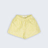 Shorts Chico infantil em 100% linho verde listrado fotografado de frente, com cintura de elástico e modelagem soltinha.