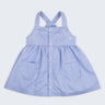 Vista completa de vestido infantil para meninas em linho e algodão azul com botões frontais, bordados de pássaros e bolsos.